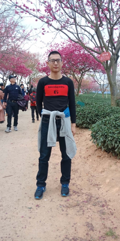 小梁的第二张照片--南安婚介网