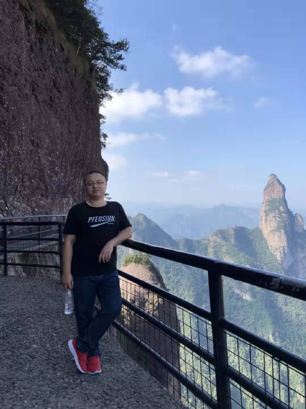 不杵于物的第一张照片--南安婚介网