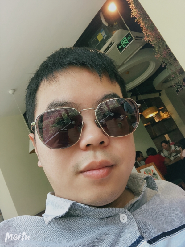 月台等路人的第一张照片--南安婚介网