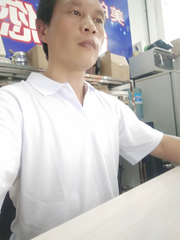 深蓝色的海的第一张照片--南安婚介网