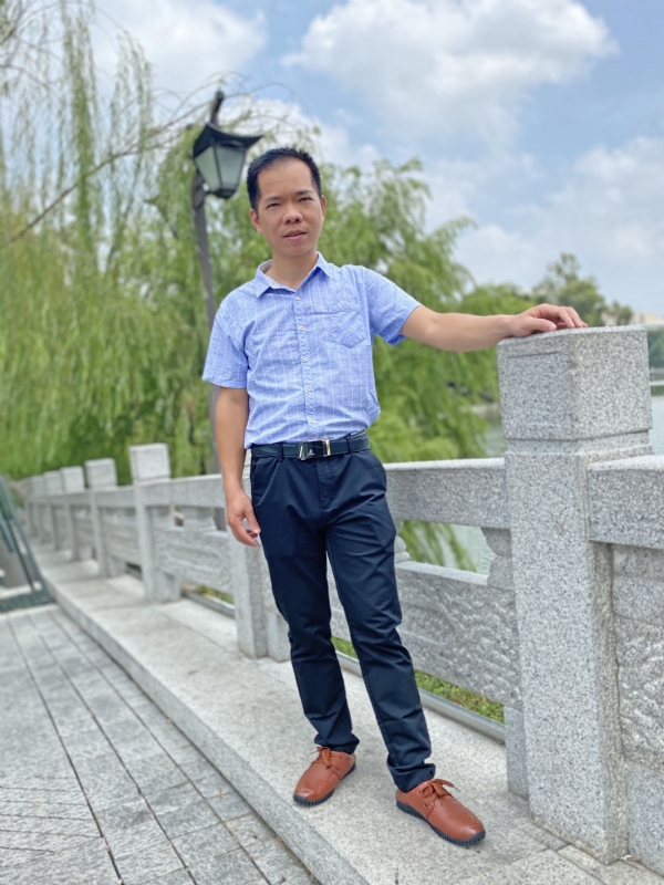 奇峰向阳的第一张照片--南安婚介网