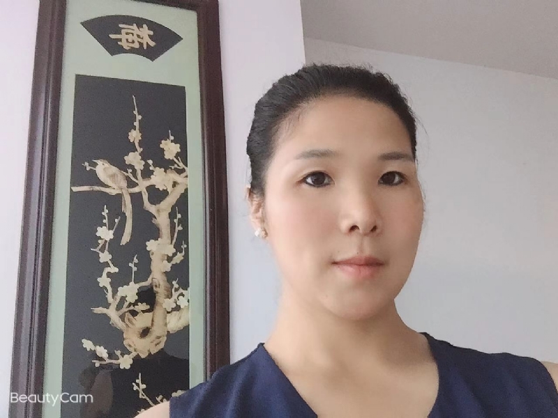 微笑的第一张照片--南安婚介网