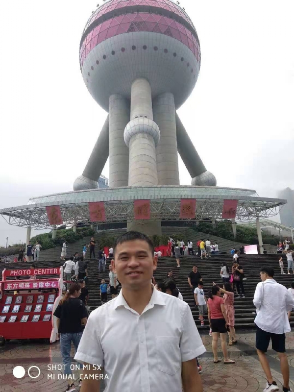 小猫吃老鼠的第一张照片--南安婚介网