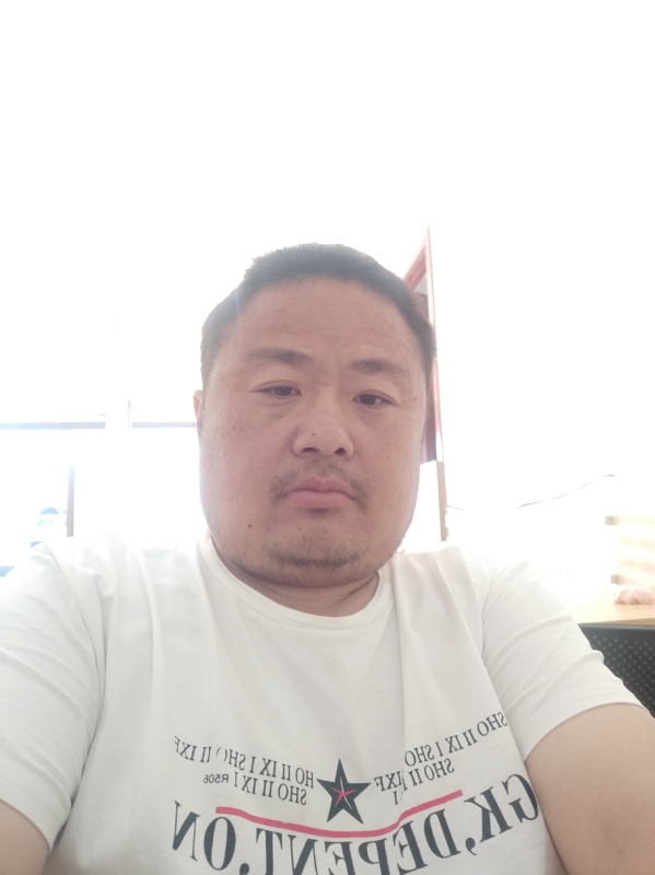 流星隐爱的第三张照片--南安婚介网