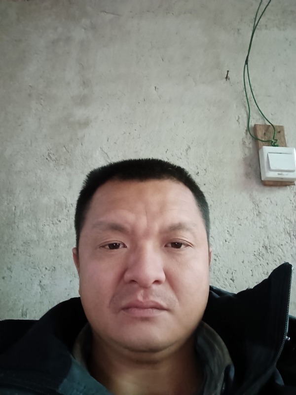 兰成龙的第三张照片--南安婚介网
