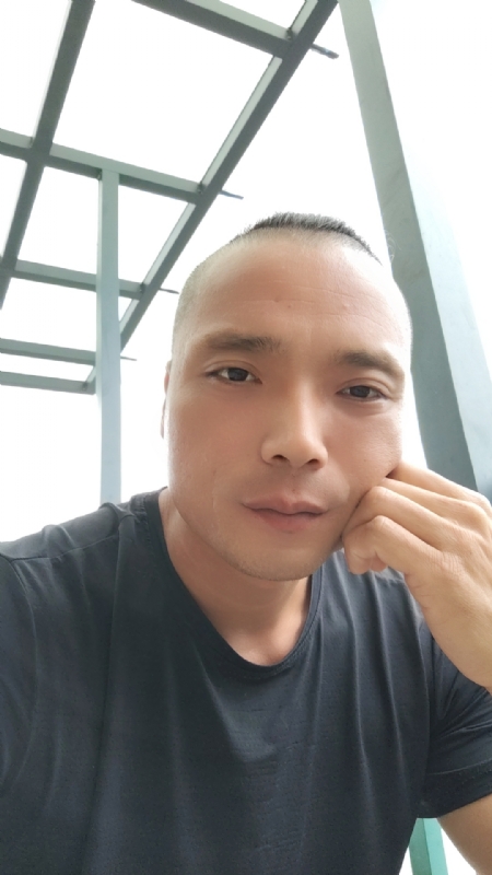 伯爵的第三张照片--南安婚介网