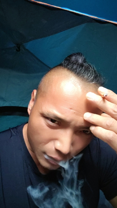 伯爵的第四张照片--南安婚介网